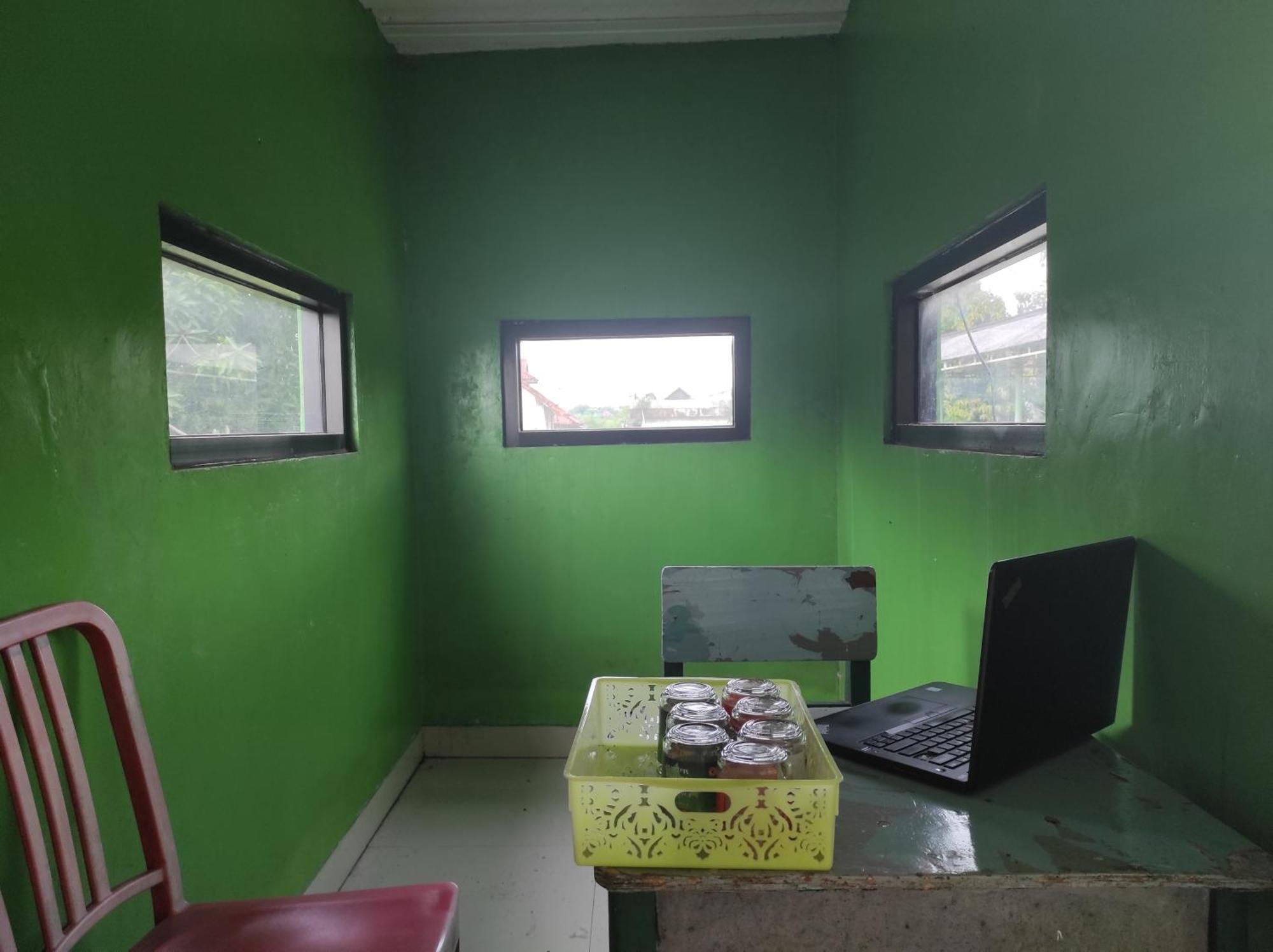Oyo 90333 Wisma Tenang Jaya Syariah Majalengka Ngoại thất bức ảnh