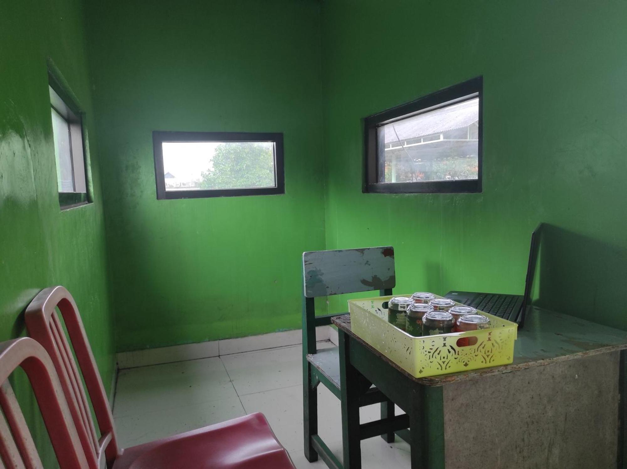Oyo 90333 Wisma Tenang Jaya Syariah Majalengka Ngoại thất bức ảnh