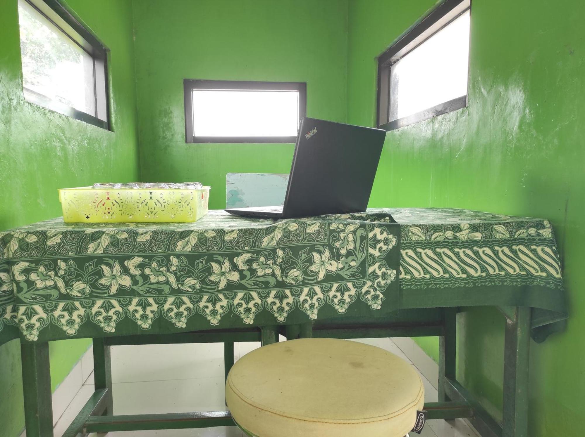 Oyo 90333 Wisma Tenang Jaya Syariah Majalengka Ngoại thất bức ảnh